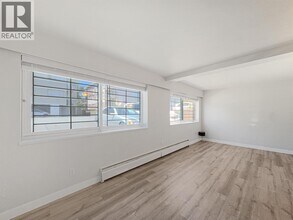 Building Photo - 8635 Fremlin St