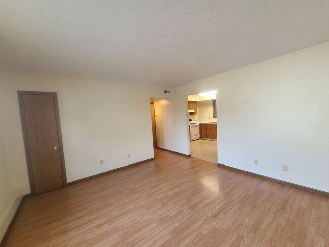 Foto del edificio - 2865 University Ave