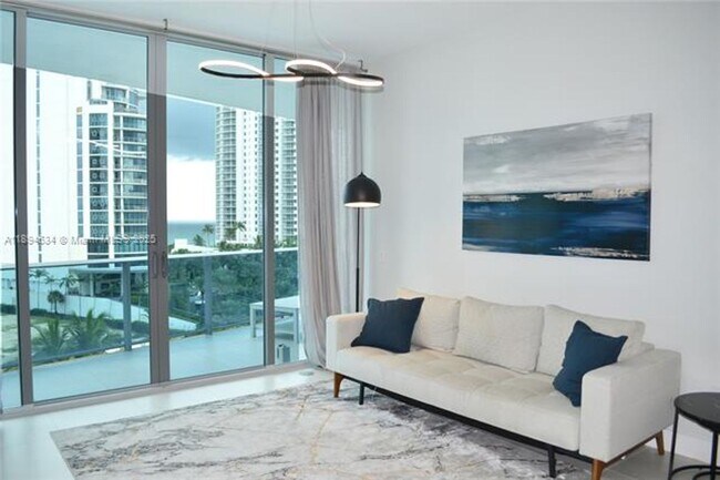 Foto del edificio - 17550 Collins Ave