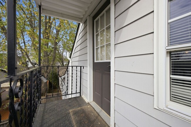 Foto del edificio - Charming Sylvan Park Studio