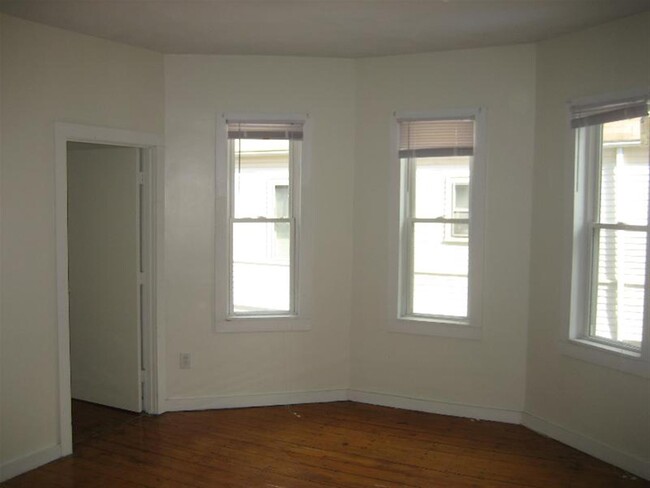 Building Photo - 16 Kidder Ave