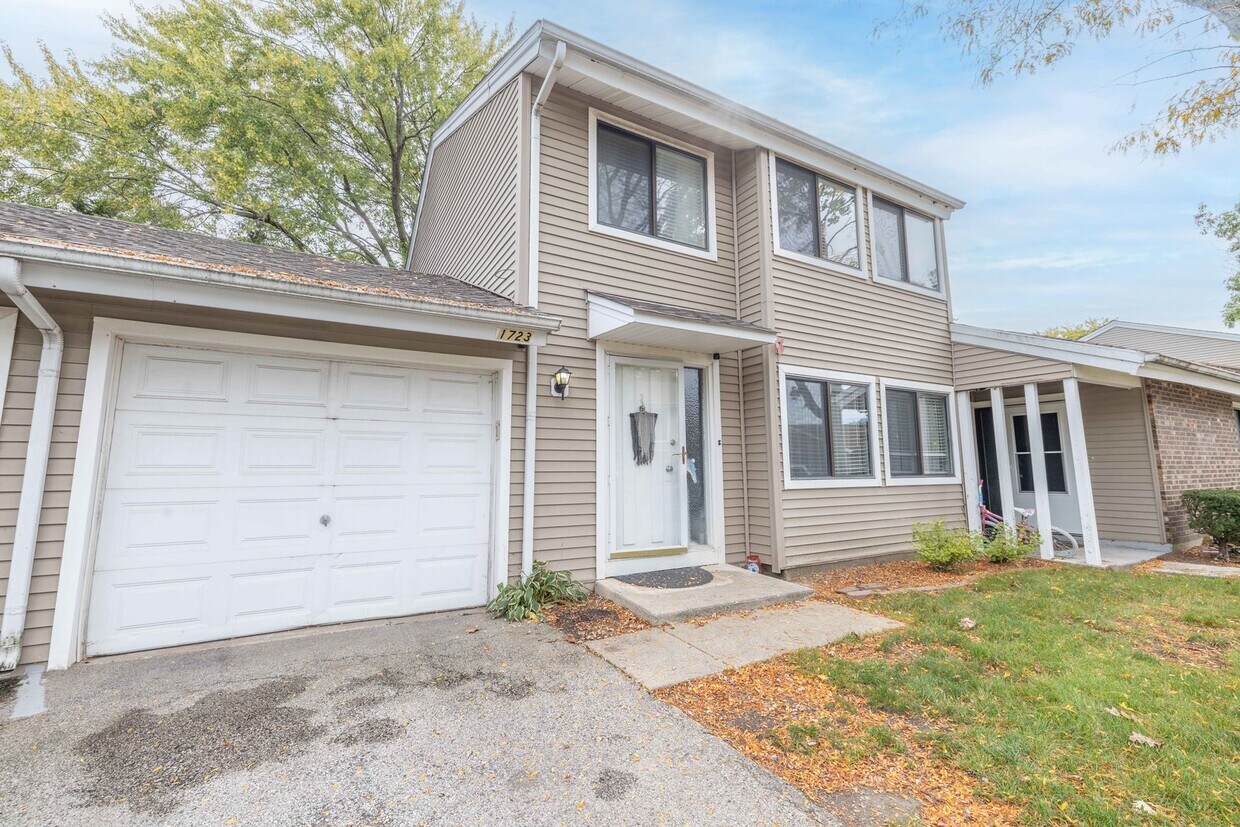 Foto principal - 1723 E Hudson Bay
