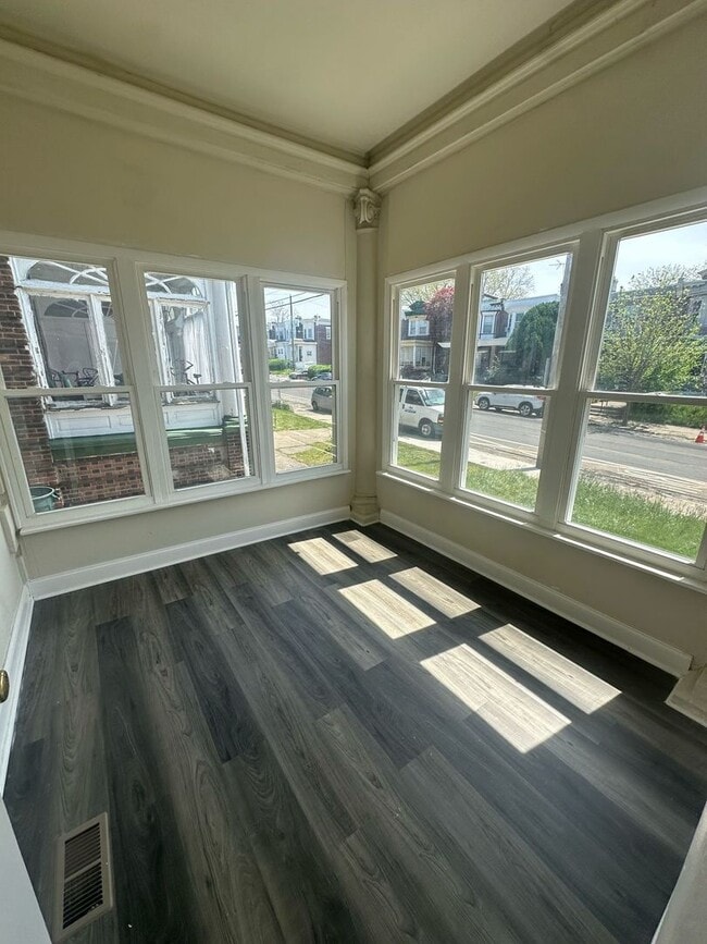 Building Photo - BRAND NEW 2 BEDROOM 1 BATH FIRST FLOOR APA...