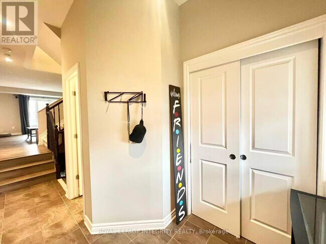 Photo du bâtiment - 518 Paine Ave