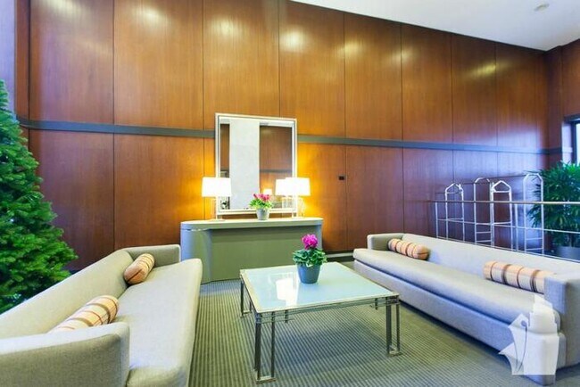 Building Photo - Great one bedroom condo, recently updated ...