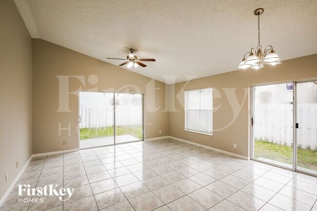 Foto del edificio - 6553 Bayfront Dr