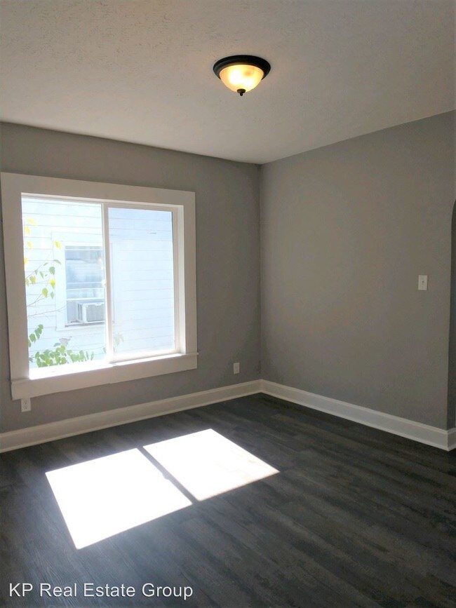 Foto del edificio - 1364-1366 S Champion Ave