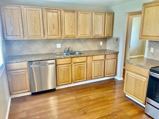 Building Photo - New on the Market!