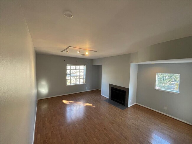 Foto del edificio - 4004 Montrose Blvd