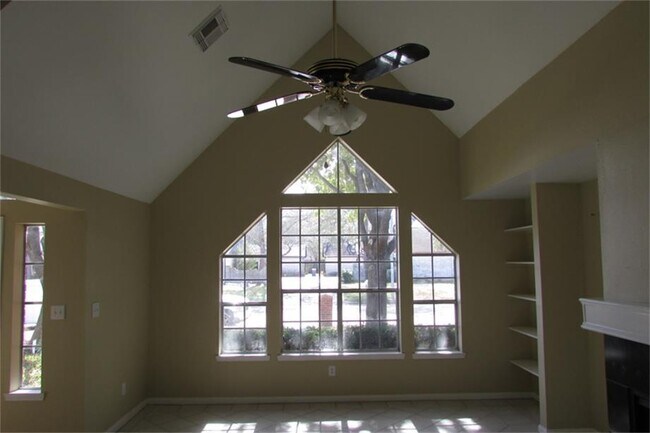 Building Photo - 3224 Palm Desert Ln