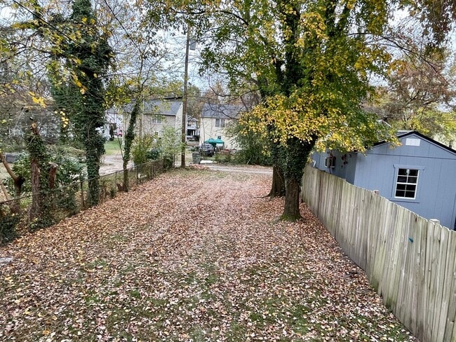 Foto del edificio - 4 Bedroom Home with Large Yard