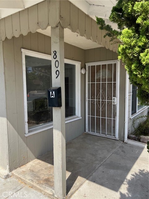 Foto del edificio - 809 S Knott Ave