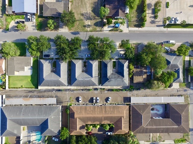 Building Photo - Uvalde 4-Plex