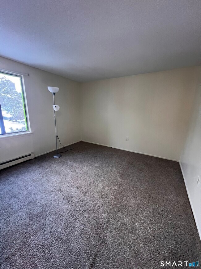 Foto del edificio - 131 Burgundy Hill Ln