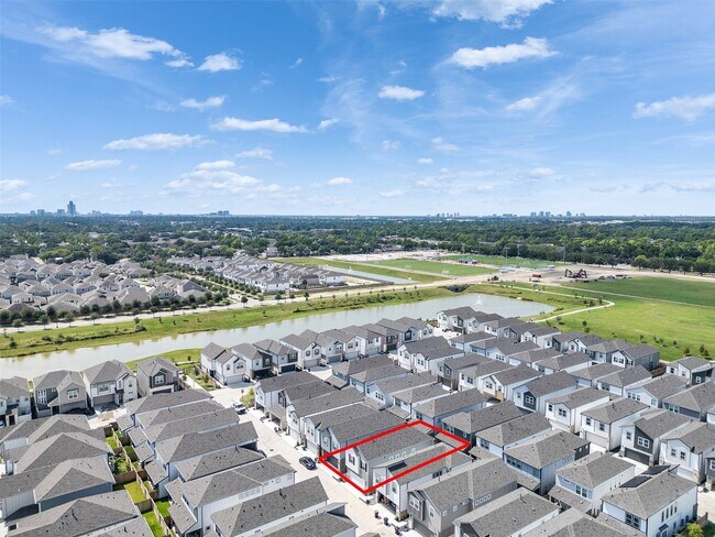 Building Photo - 4113 Fig Grv St