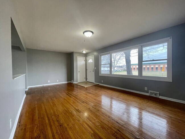 Foto del edificio - Spacious 5 Bedroom 2 Bathroom Home in New ...