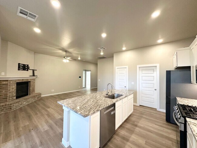 Foto del edificio - 3 Bed 2 Bath Ready to Rent!