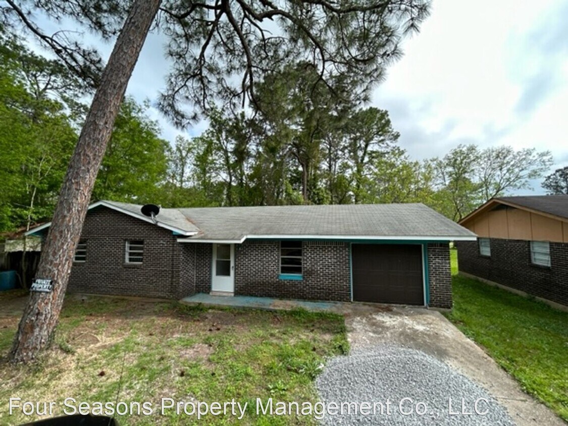 3 br, 1.5 bath House 6430 Frederick Street House Rental in Moss