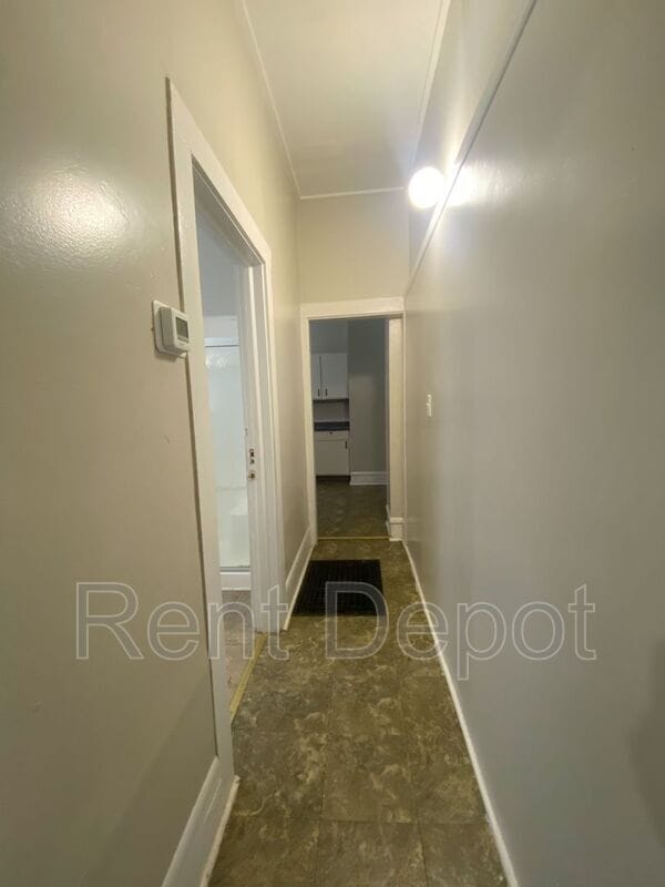 827 Jefferson Ave Unit APT A, Evansville, IN 47713 Condo for Rent in Evansville, IN