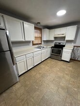 Building Photo - 161 Starling Rd