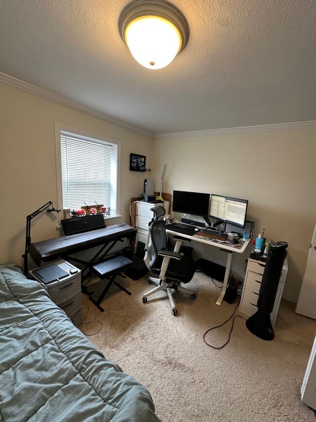 Building Photo - Charming 1 Bedroom-No Broker Fee