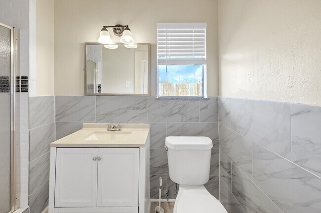 Building Photo - 3722 Rest Home Rd