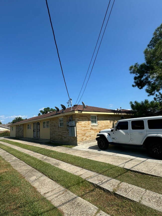 Building Photo - 4923 Bonita Dr