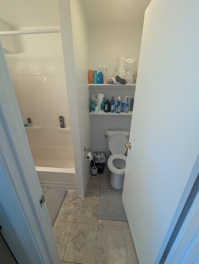 Building Photo - 70 Joy St