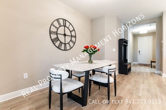 Foto del edificio - 2321 Blue Mahoe Ln