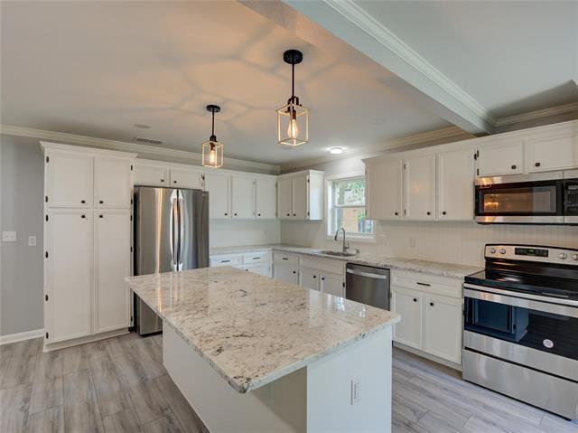 Foto del edificio - 1330 E Washington St