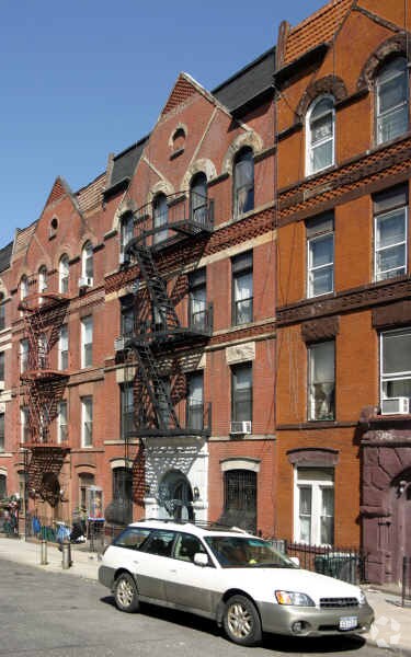 Foto del edificio - 355 12th St