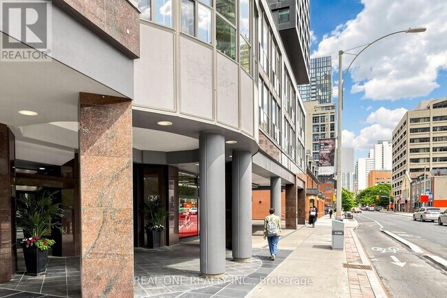 Building Photo - 24 Wellesley St W