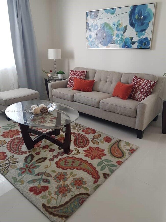 Foto del edificio - 17150 N Bay Rd