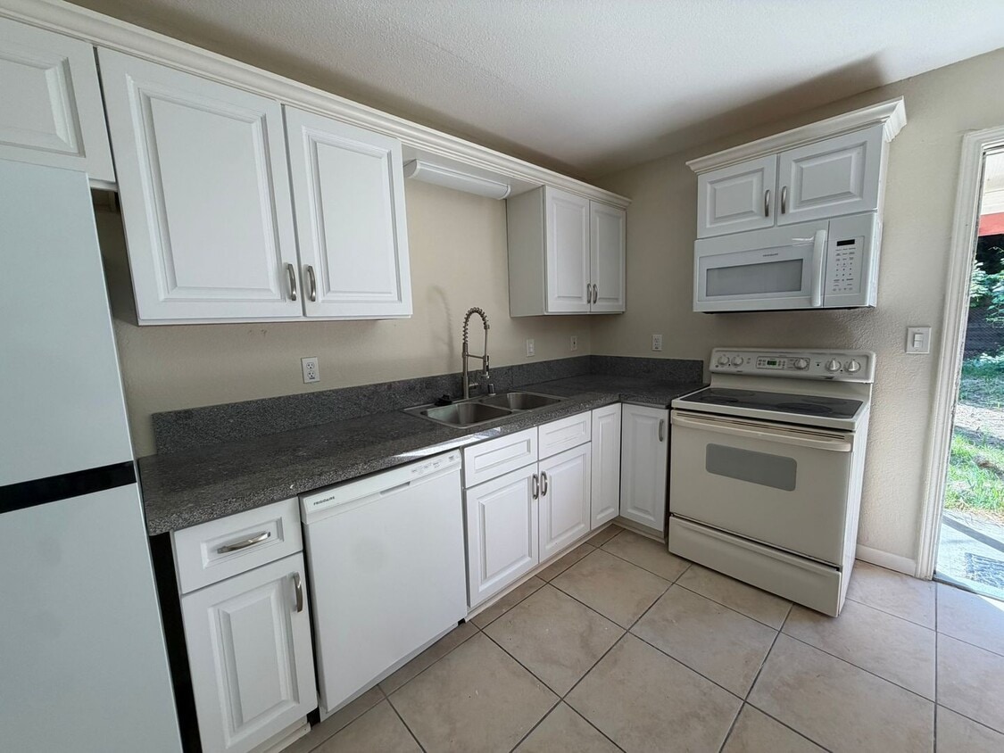 Photo - SAC T 535 N Harbor Blvd #A-C