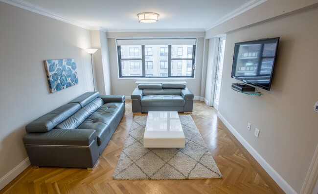 Foto del edificio - 305 East 86th St