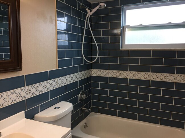 Foto del edificio - 3175 Phoenix Ave