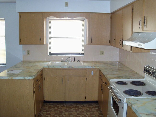 Building Photo - 5404 James St