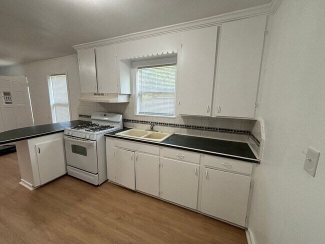 Foto del edificio - Charming 2 Bedroom, 1 Bath Home