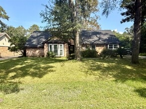 Building Photo - 727 Angelina Dr