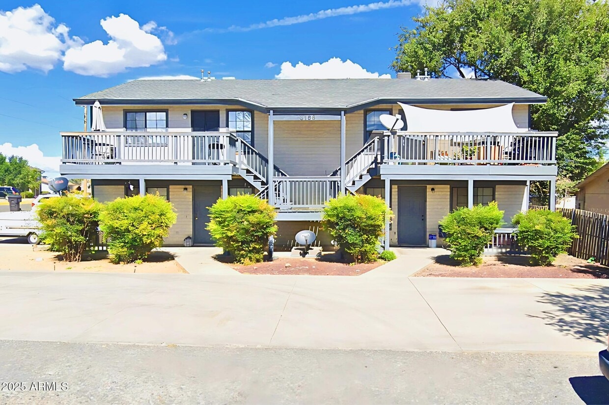Primary Photo - 3186 N Bumblebee Dr