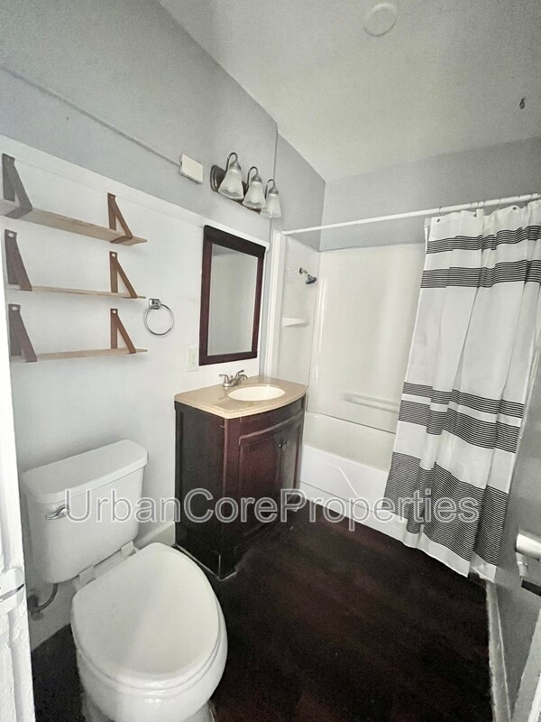 Foto del edificio - 216 5th Ave N