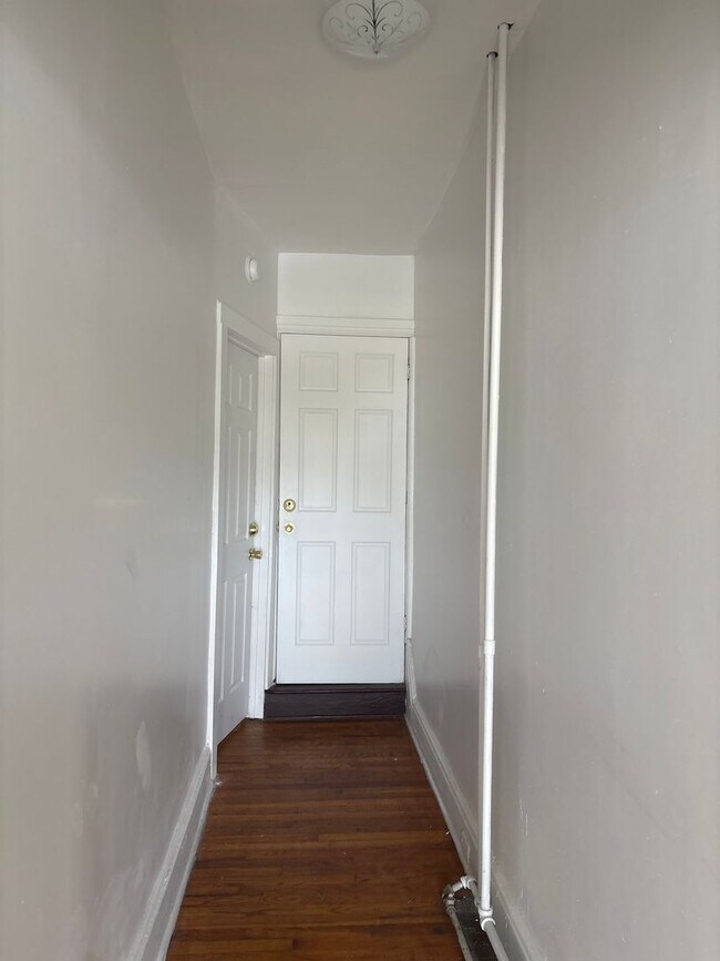 Building Photo - 3 Bedroom 1 Bath in the West End of York City