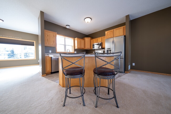 Building Photo - 20157 Holister Ln
