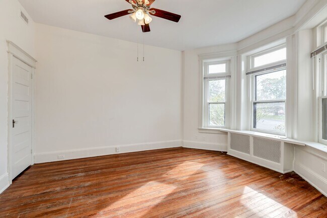 Foto del edificio - 400 Seward Sq SE