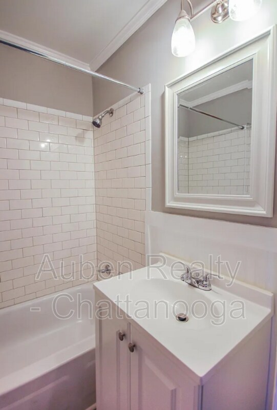 Building Photo - 508 S Highland Park Ave