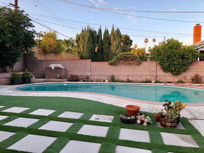 Foto del edificio - 9333 Swinton Ave