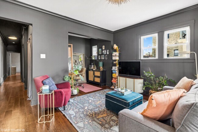 Foto del edificio - 647 W Sheridan Rd