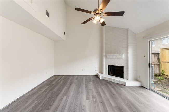 Foto del edificio - 6422 Chatham Island Ln