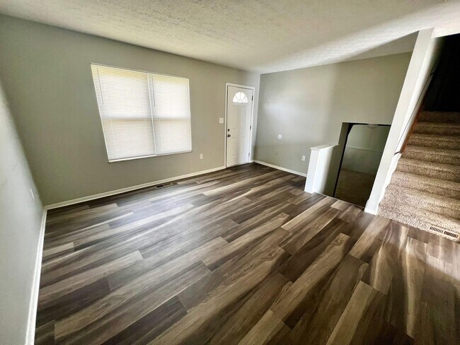 Foto del edificio - 1597 Rock Creek Dr