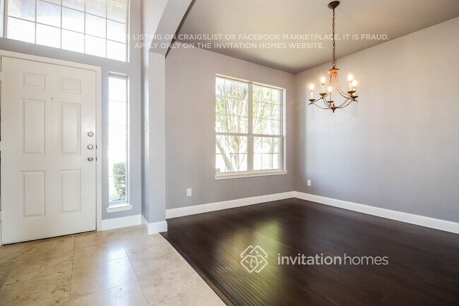 Building Photo - 204 Tanglewood Pl